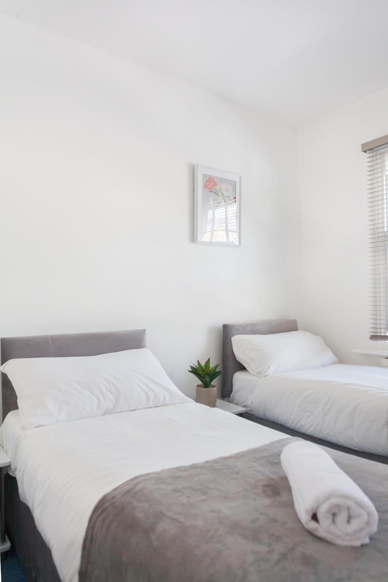 Camden House - Next To Camden Market And Station - Center Pensiune Londra